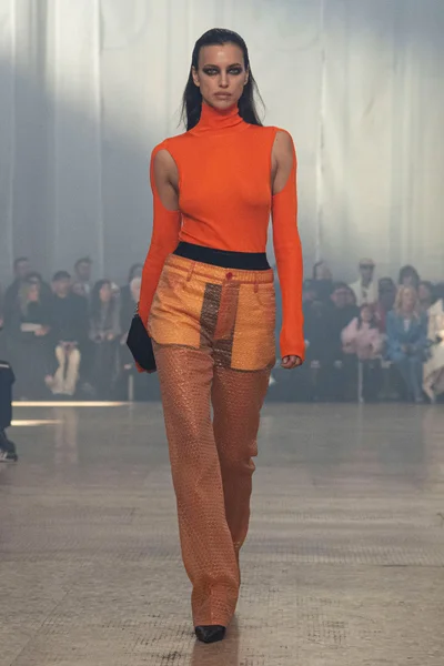 Look 3